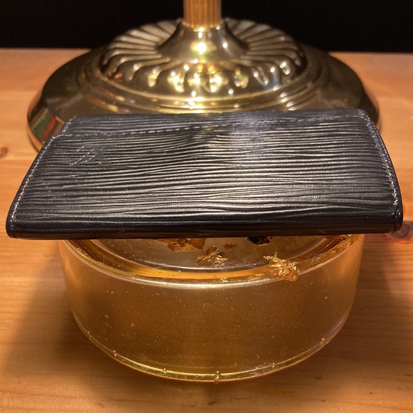 Louis Vuitton Black Epi Key Holder EUC - Picture 10 of 13